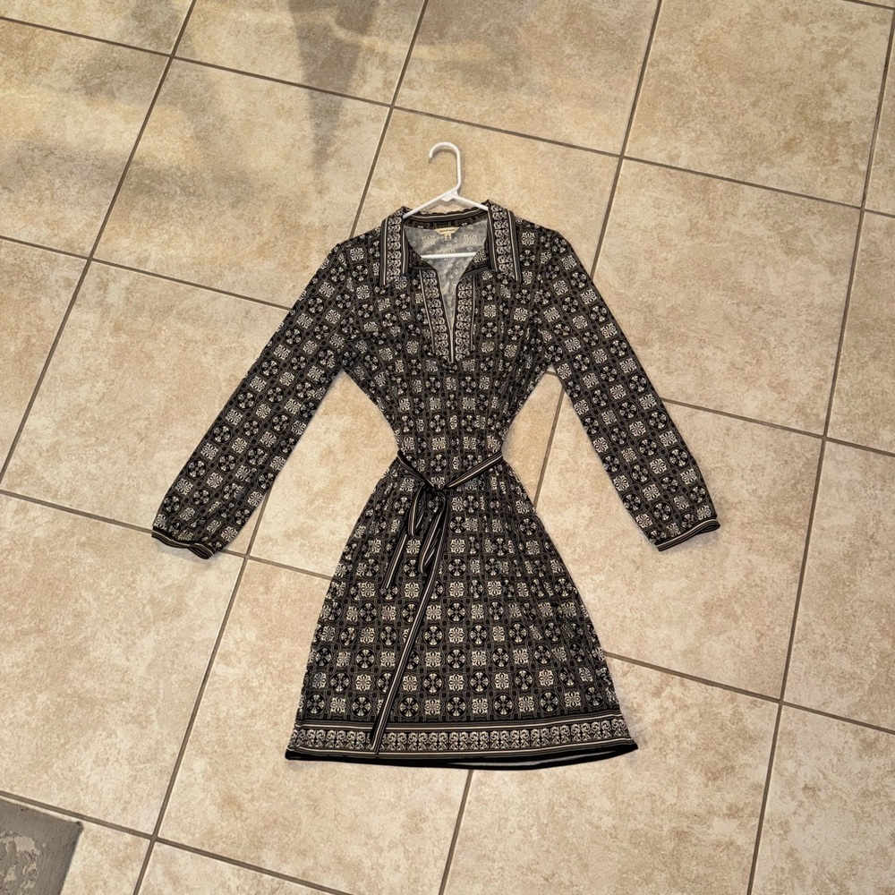 MAX Studio Vintage OG Elegant Black Grey White Long Sleeve Dress
